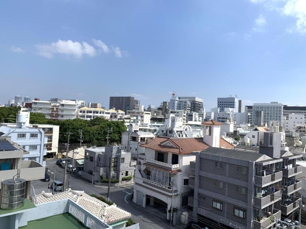 Mr.Kinjo Link In Kume Naha Hotel Buitenkant foto